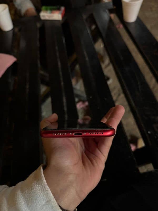 Iphone 11 265GB Non PTA Red Color 4