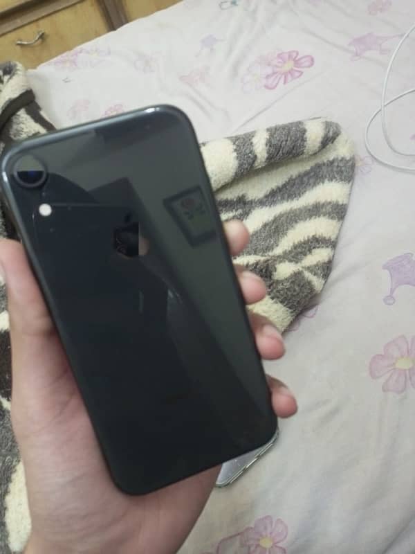 iphone XR 8