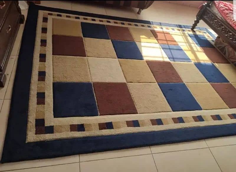 Beautiful rug carpet for sale 0