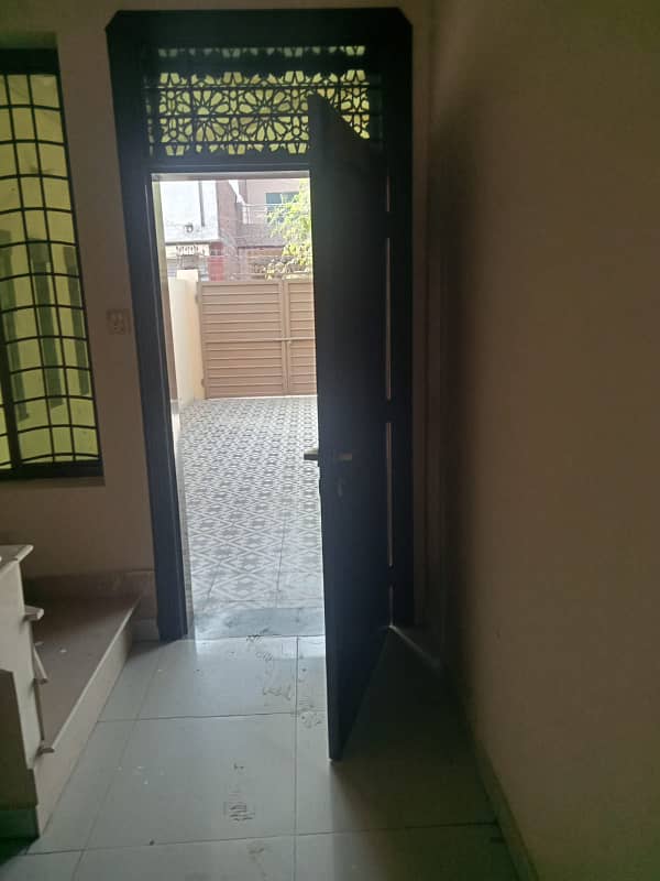 Get A 10 Marla House For Sale In Zakariya Town 10