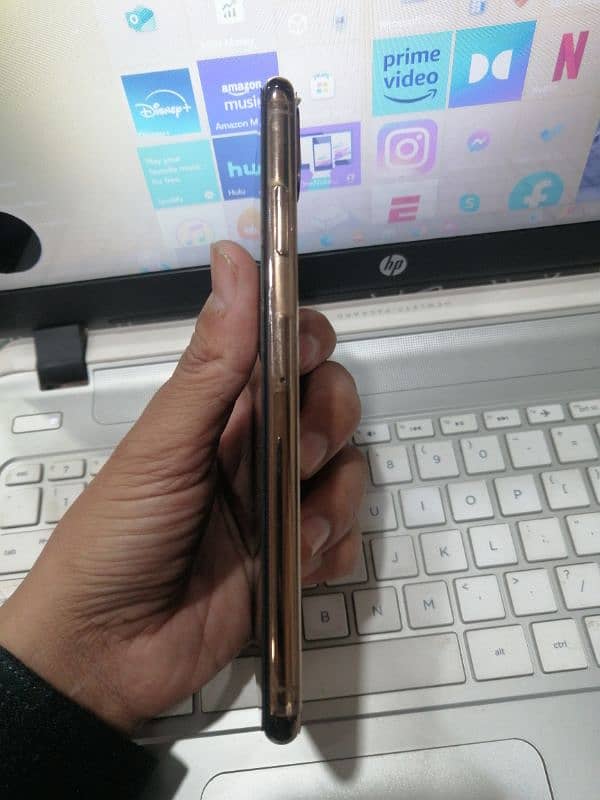 iphone XS MAX,512GB,PTA Approved. 2