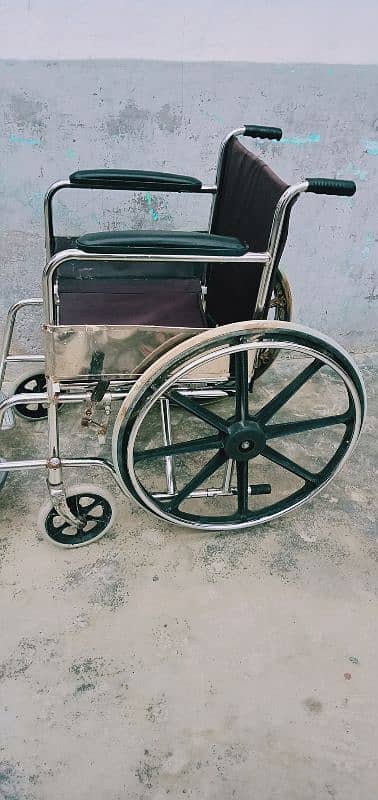 WHEEL CHAIR 0