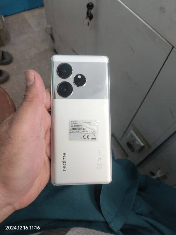 Realme gt6 silver color 16gb+512gb 10/10 full box for sale 0