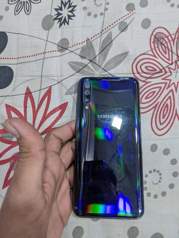 Samsung Galaxy A50 4gb ram 128gb memory 2