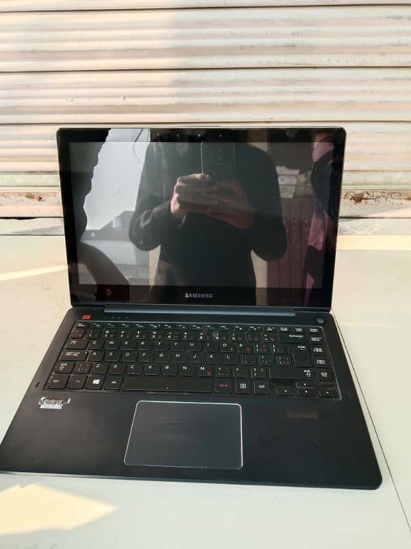 Samsung Laptop touch screen core i5 3rdgen t 0