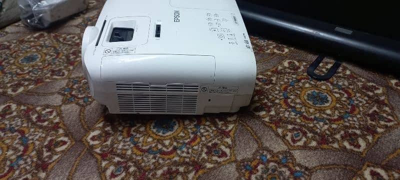 EPSON EH. TW5650 [1080] HOME THEATER PROJECTOR 3