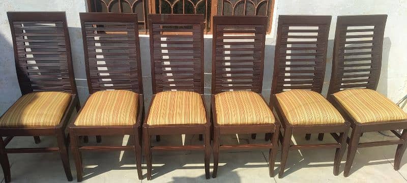 Dining Table Set with Six Chairs Pure Wooden Made Excellent Condition 1