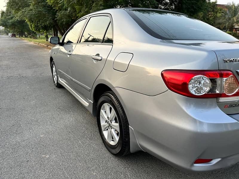 Toyota Corolla Altis 2012 4