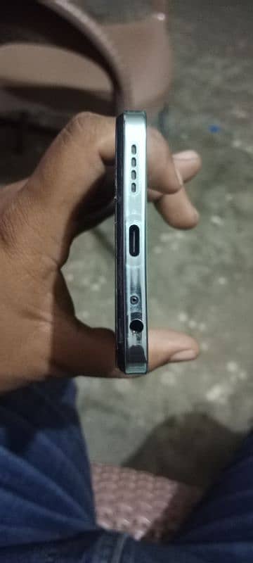 Infinix Hot 40i   8 /128 2