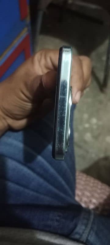 Infinix Hot 40i   8 /128 4