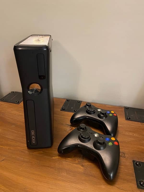 Xbox 360 in brand new condition 1