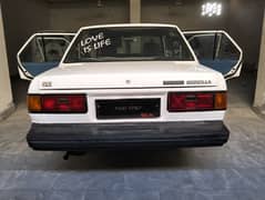 Toyota Corolla XE 1982 urgent sale location Sialkot city.