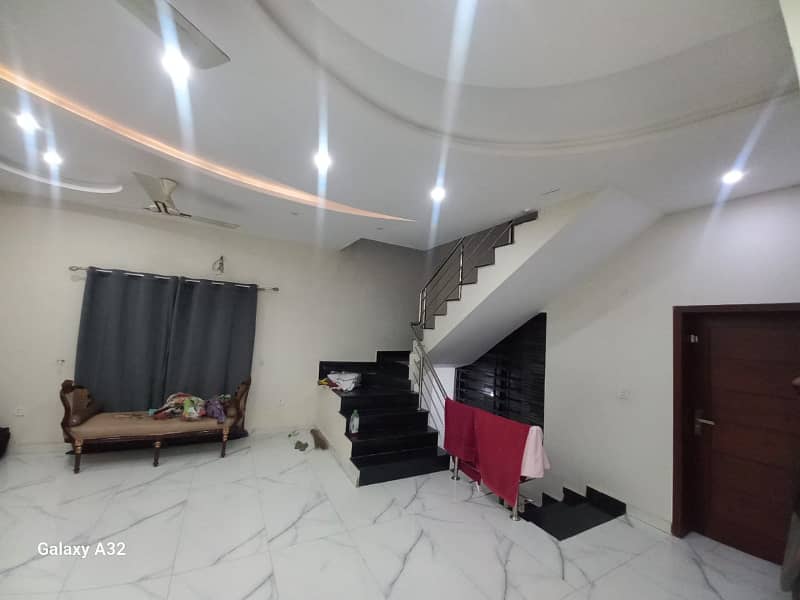 10 Marla Full House available for rent near Talwar Chowk at a very prime location of Oversease A Block, Bahria Town Lahore 0