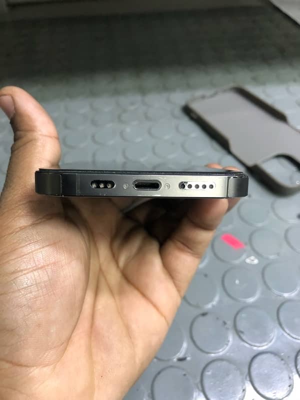 iphone 13pro pta approved with box 2