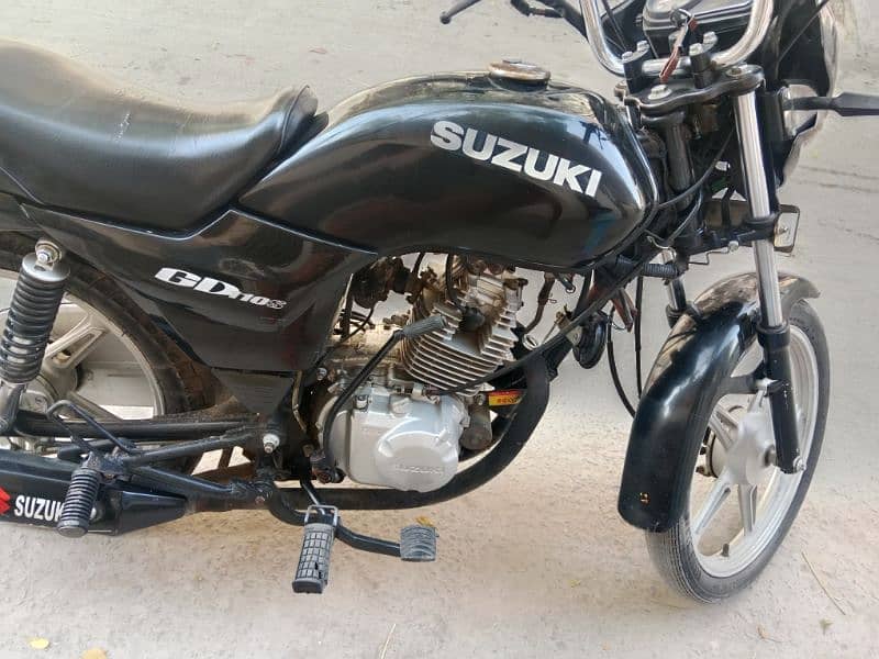 Suzuki GD 110s 4