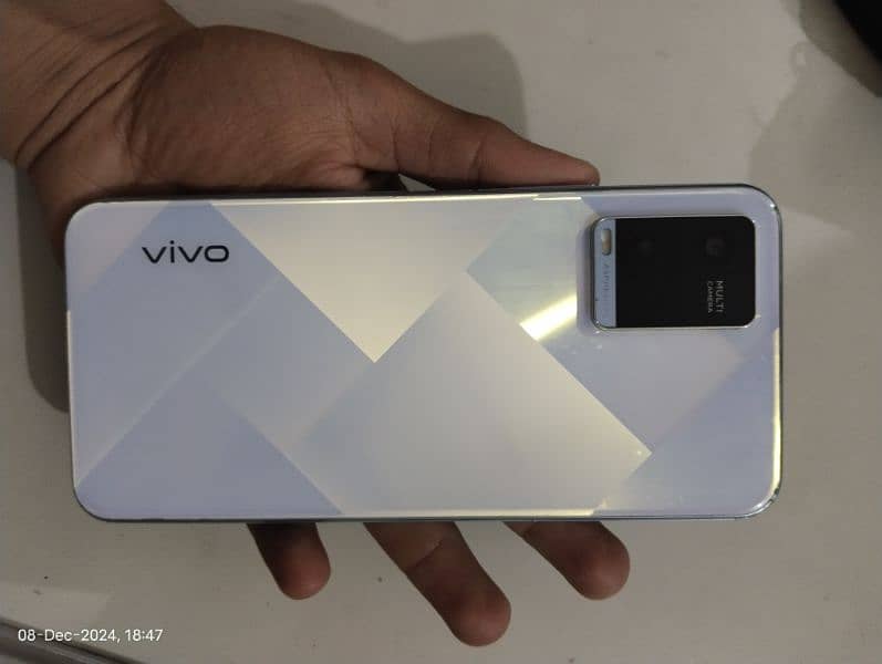 vivo y21 4.64gb with box and cahrger 0