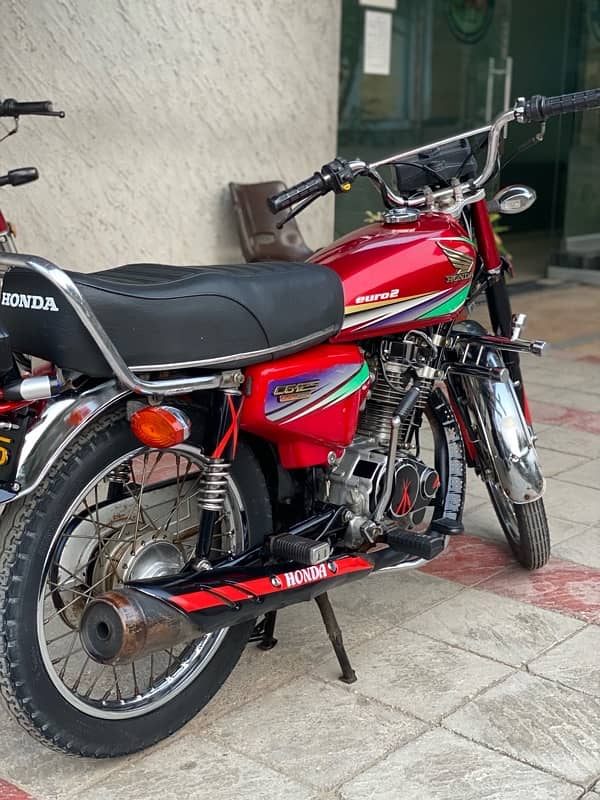 Honda CG 125 Model 2013 6