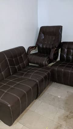 4 SOFAS & 1 OFFIC CHAIR