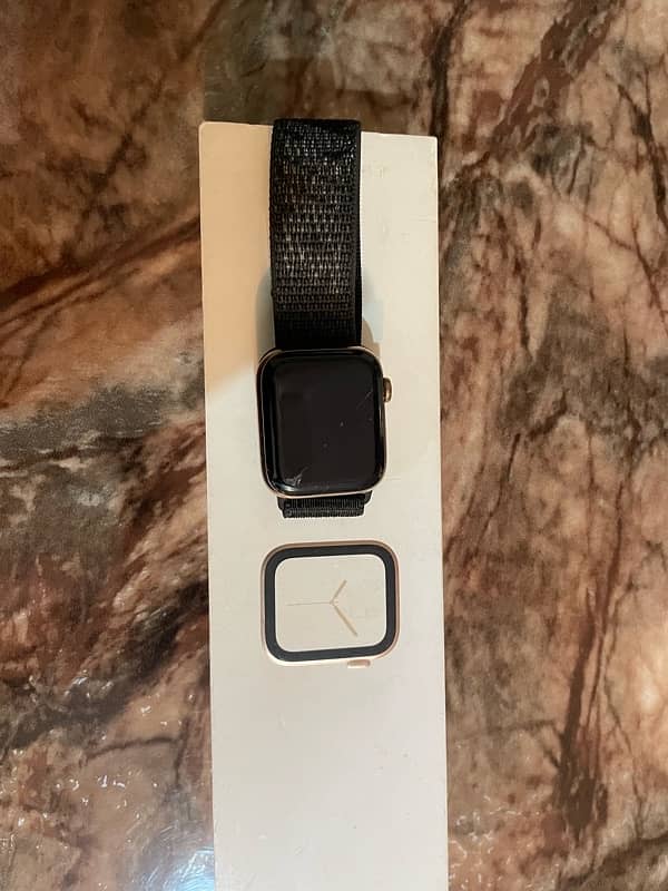 Apple Watch series 4 Stainless 1