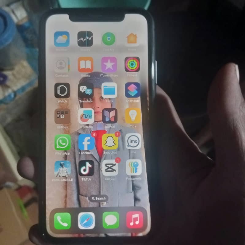 Apple iPhone 11 4