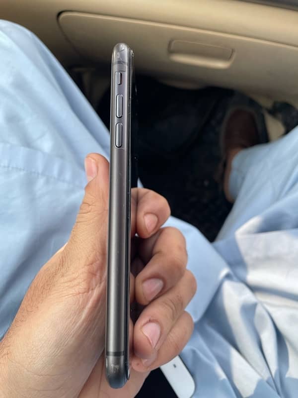 Iphone 11 64 gb FU NON PTA 3