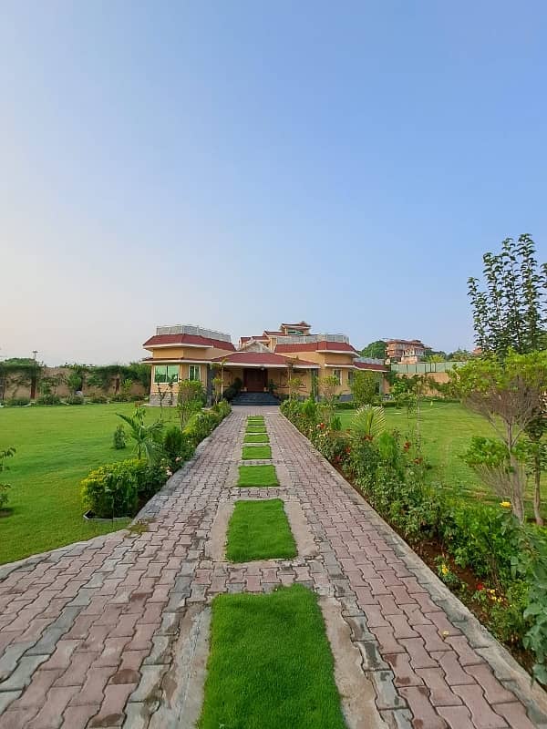 4 Kanal Lavish Farm House For Sale In Bani Gala 1