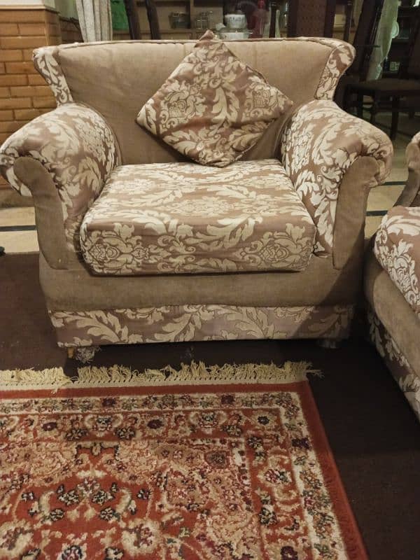 7 seater sofa for sale in Islamabad 1