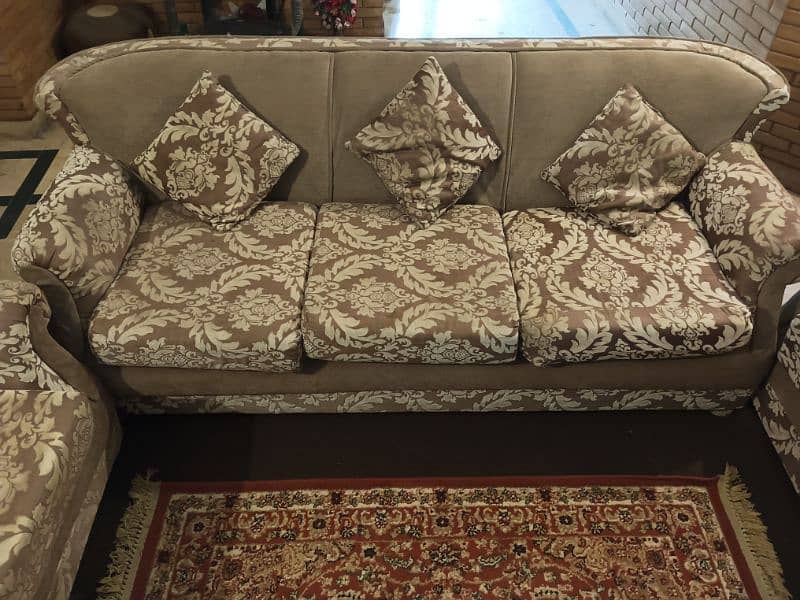 7 seater sofa for sale in Islamabad 3