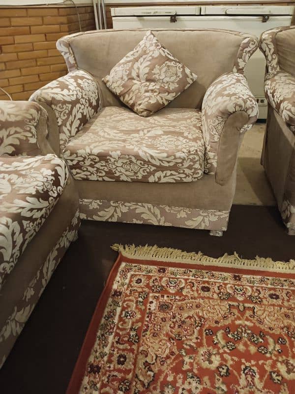 7 seater sofa for sale in Islamabad 4