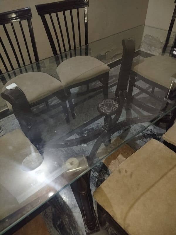 dining table available 3