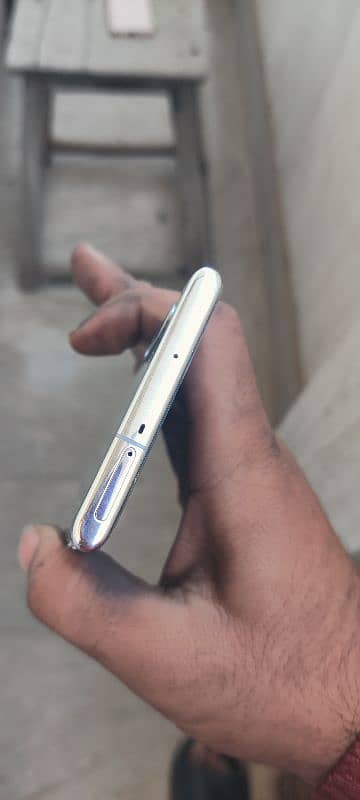 note 10 12/256 panel me dot ha baki sab ok ha 1