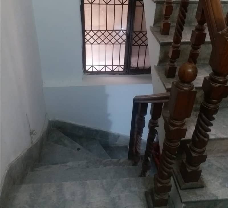 Triple Storey 10 Marla House For sale In Allama Iqbal Town - Nishtar Block Lahore 6