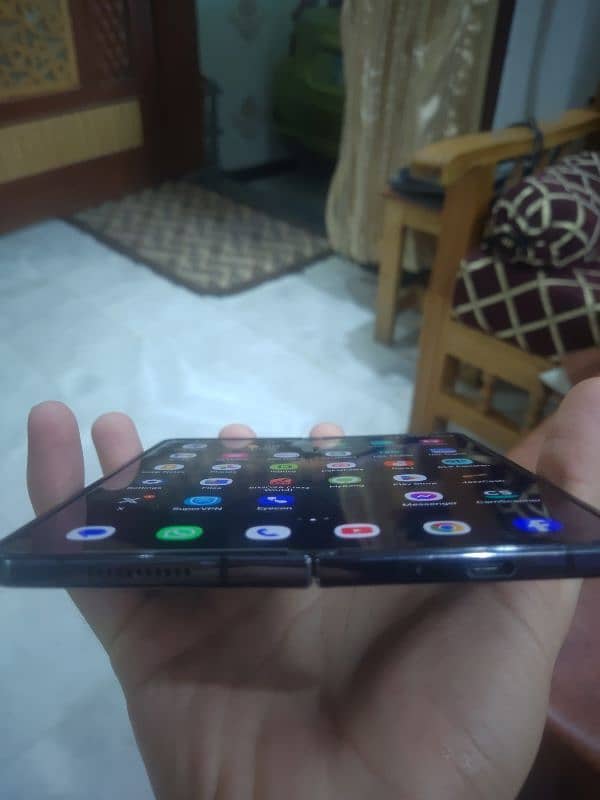 Samsung Galaxy Z Fold 4+B. tooth k. board,low price due2dot inner screen 1