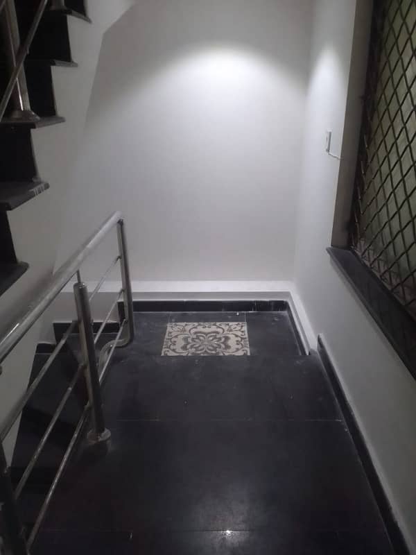 Defence 10Marla fully renovated upper portion for Rent in DHA phase 5 8