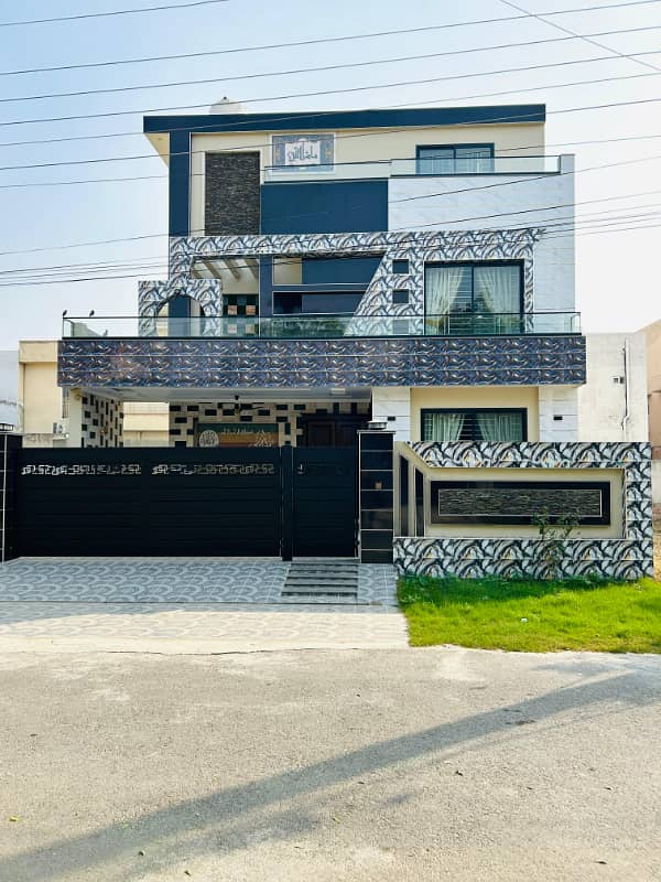 10 Marla Extra Ordinary House For Sale, Very Reasonable Price In Central Park Housing Scheme Lahore. 0