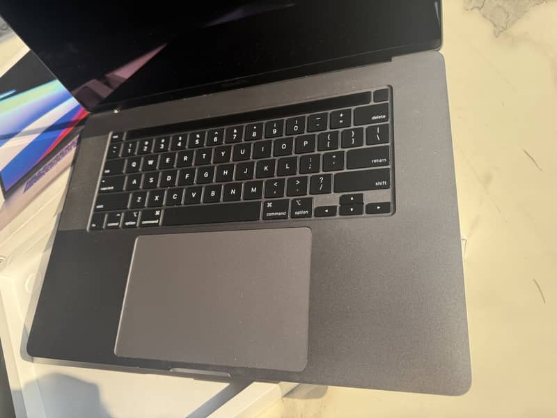 Macbook Pro 16" i9 - 16GB - 1TB Late 2019 Space Grey Model 6