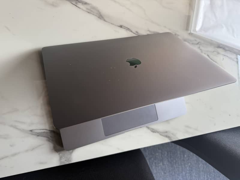 Macbook Pro 16" i9 - 16GB - 1TB Late 2019 Space Grey Model 8