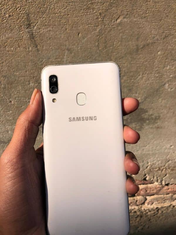 samsung galaxy a30 1