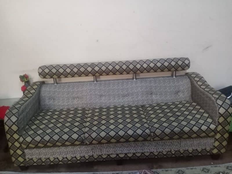 5 pcs Sofa set perfect condition new foam 0