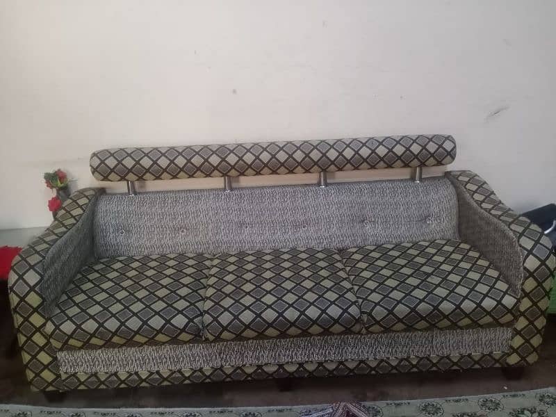 5 pcs Sofa set perfect condition new foam 1