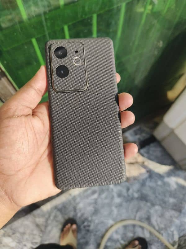 Realme GT6 (12gb 256gb) Official PTA 1