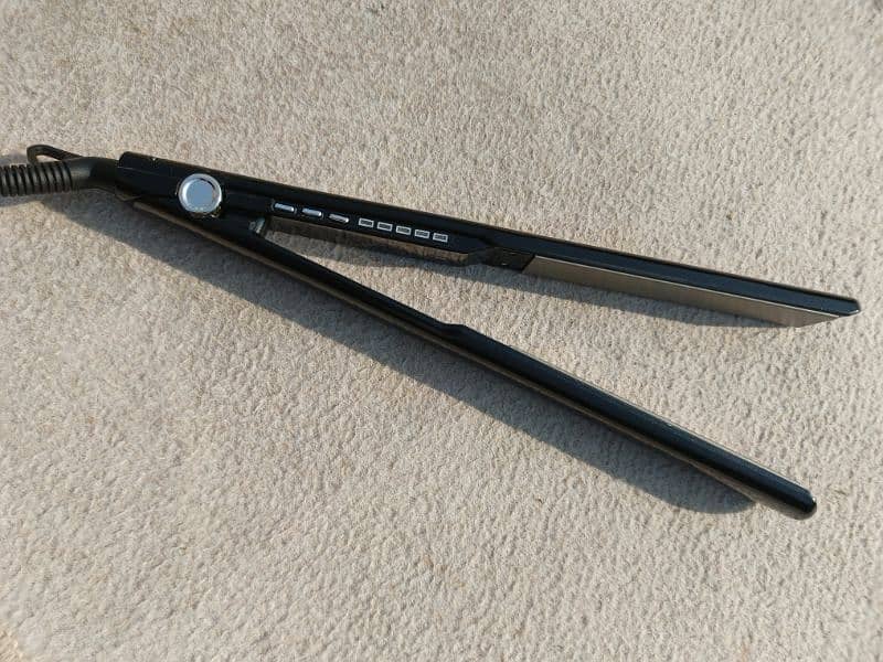 Rammigton hair straightener 4