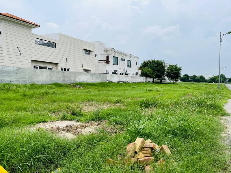 Prime Location 1 Kanal Back Of 120 Ft Road Residential Plot 234 For Sale In DHA Phase 6 Block D 0