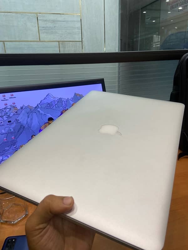 MacBook Pro (Retina, 15-inch, Mid 2014) 16 Gb 7