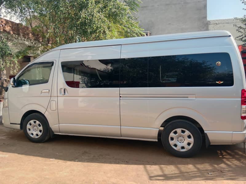 Toyota grand cabin hiace 3