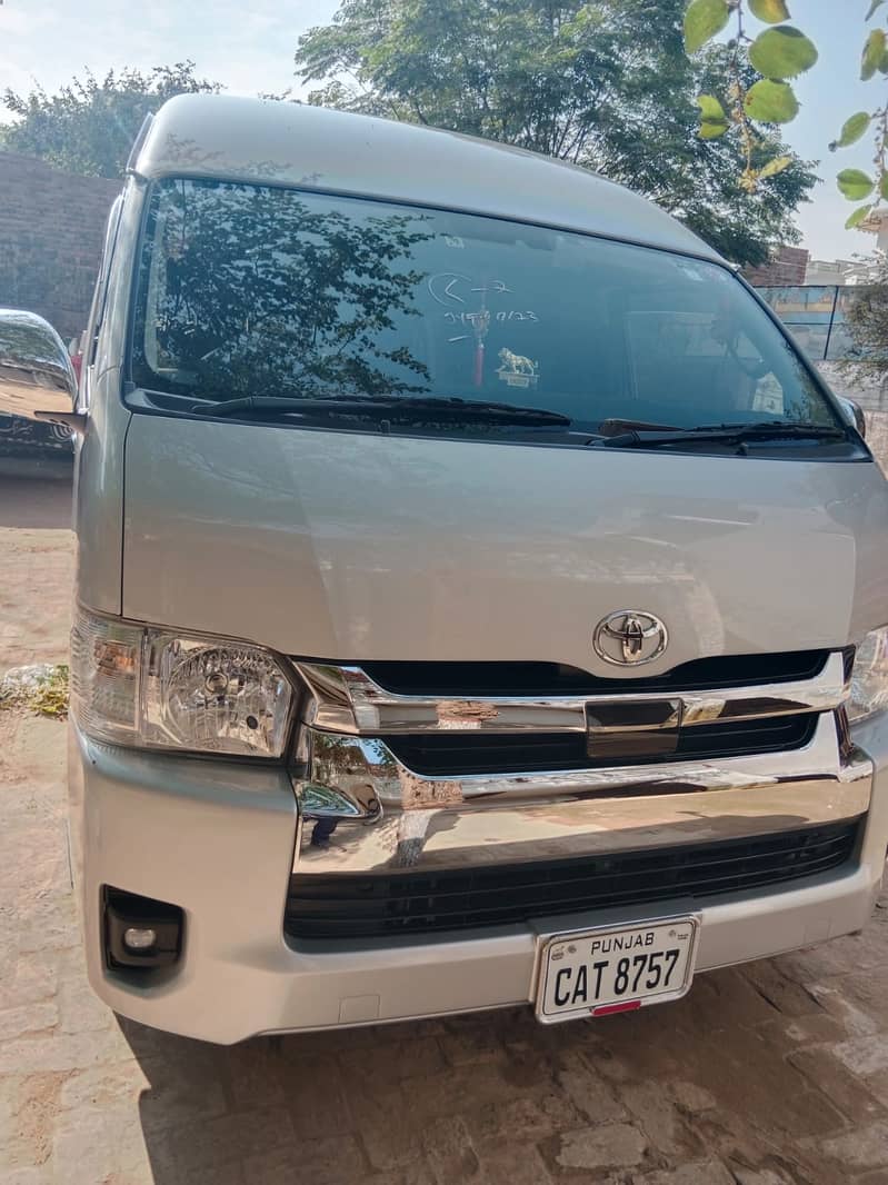 Toyota grand cabin hiace 9