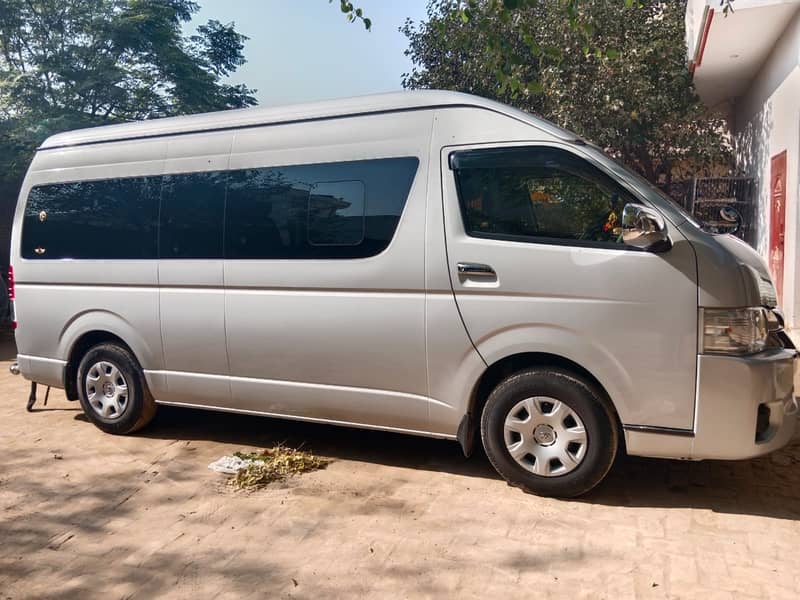 Toyota grand cabin hiace 10