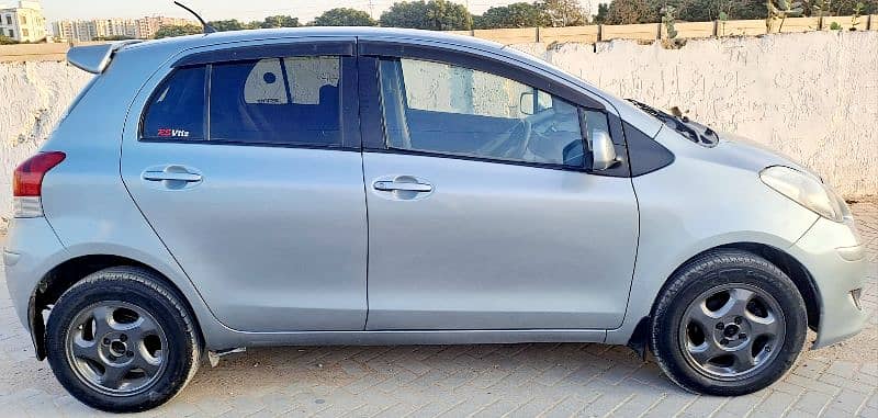 Toyota Vitz 2009 in Excellent Condition 4