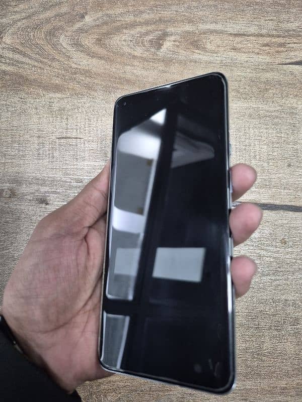 one plus 9 pro new condition single sim 1