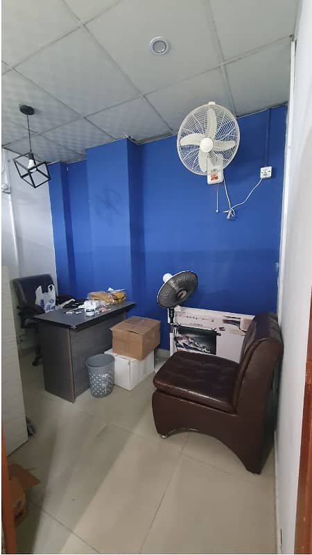 Area 350 Square Feet Office Available For Rent Real Pictures In Main Boulevard Road Gulberg 3 Lahore 10